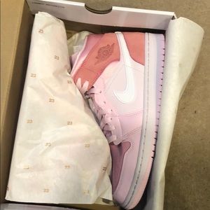 Women’s air Jordan 1 mid digital pink